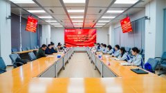 会人员配合参不雅沈阳机床展馆